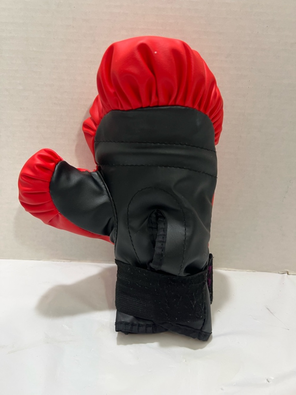 BOXING GLOVE - Red Black
